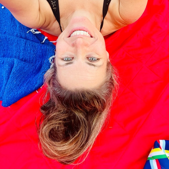 Meet your Posher, Renee - Picture 1 of 4